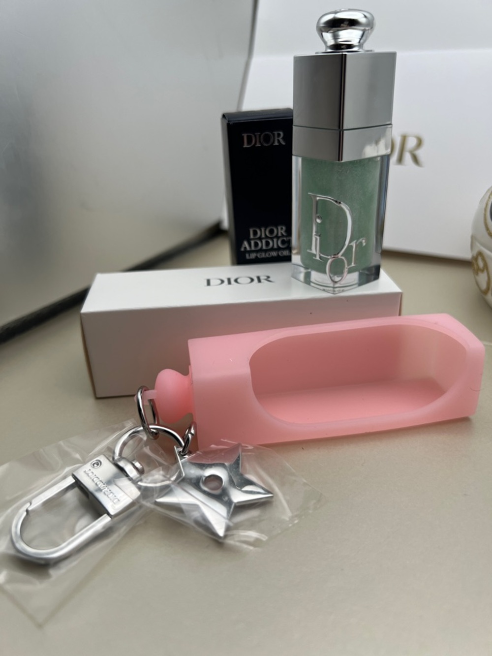 Dior Pink Silicone Keychain Lip AddictGlow Oil Holder W/Minty Lip Oil INBox NWOT - Picture 4 of 15